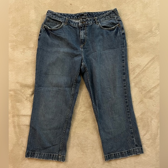 a.n.a. jean Capris - Picture 1 of 7